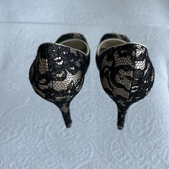 Nine West - lace black and beige heels - Picture 5 of 5